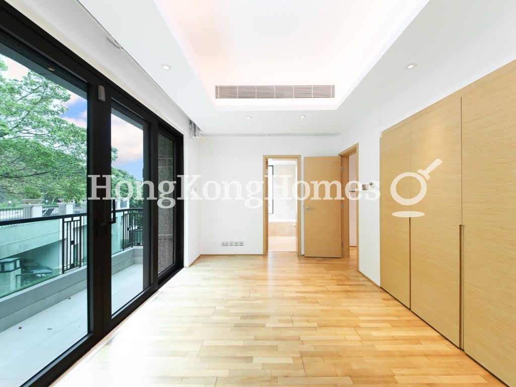 Second Ensuite Bedroom — Mount Kellett Road, 74, The Peak