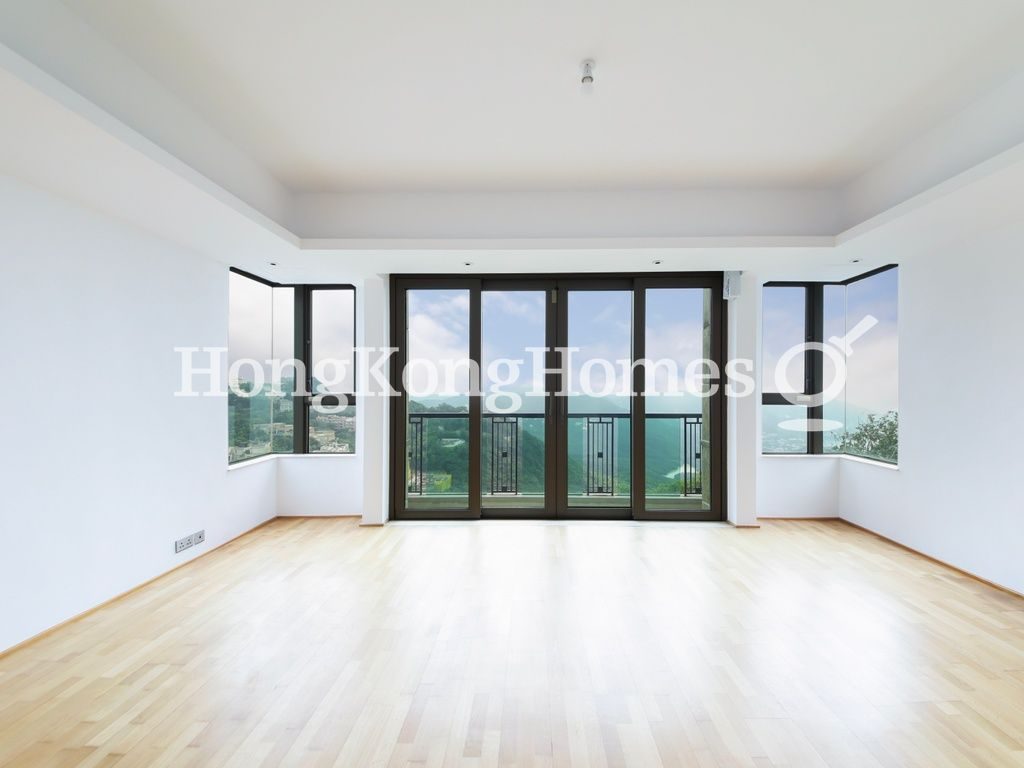 Third Ensuite Bedroom — Mount Kellett Road, 74, The Peak