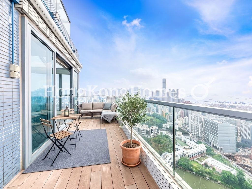 Balcony — 15 Homantin Hill, Ho Man Tin / Waterloo Road