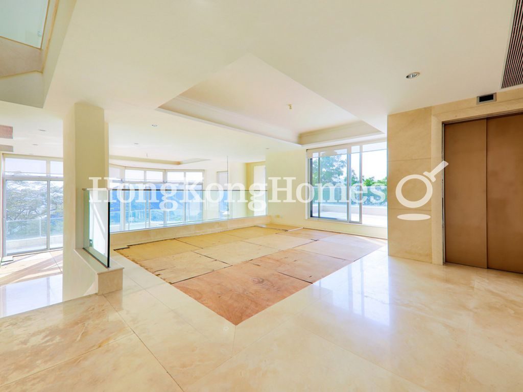 Living and Dining Room — Overbays, Repulse Bay