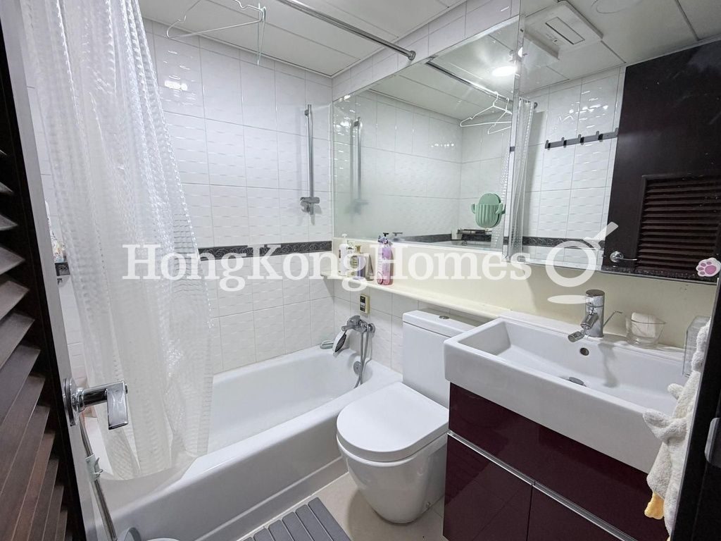 Guest Bathroom — Royal Green - Tower 03, Sheung Shui