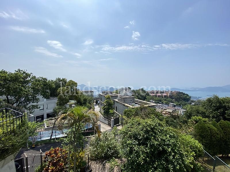 photo 2 — Strawberry Hill, The Peak