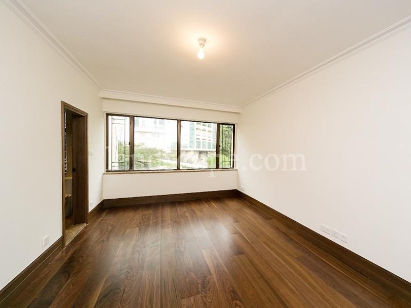 photo 6 — Grenville House, Midlevels Central