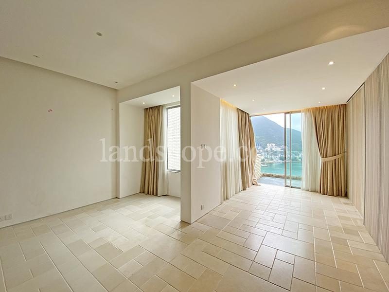 photo 4 — The Beachfront, Repulse Bay