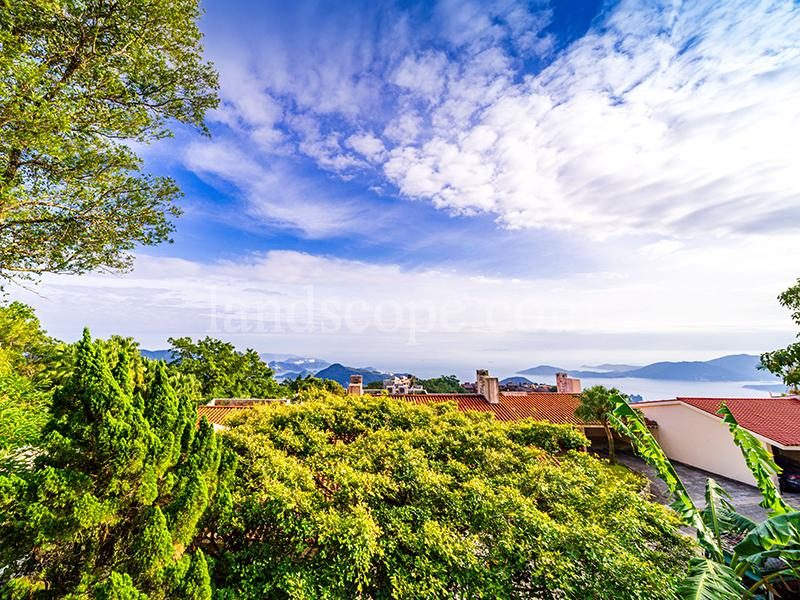 photo 2 — Strawberry Hill, The Peak