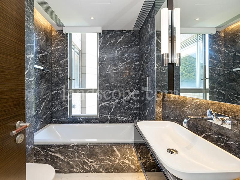 photo 11 — 39 Conduit Road, Midlevels West
