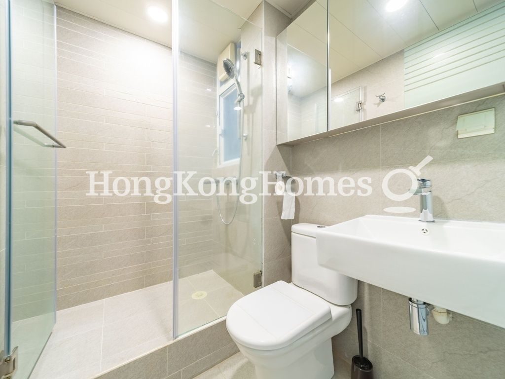 Bathroom — Wah Fai Court, Mid-levels West
