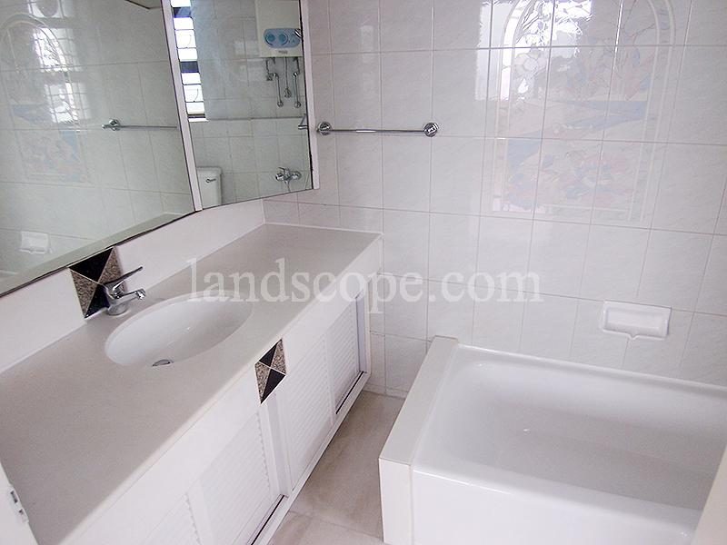 photo 6 — Evergreen Villa, Midlevels East