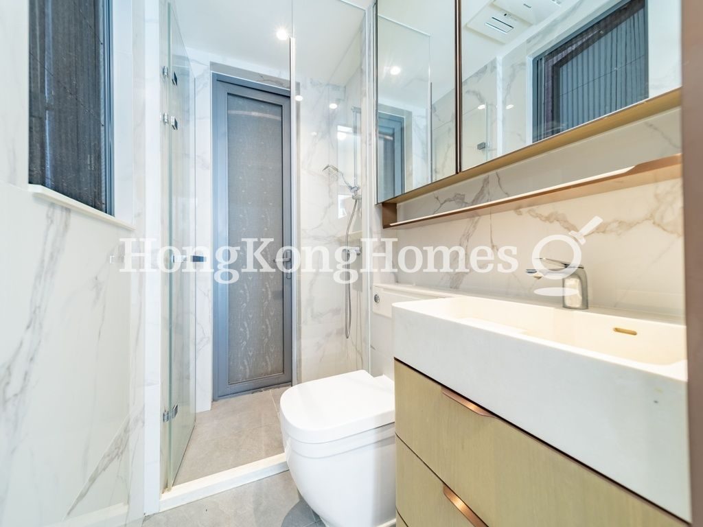 Ensuite Bathroom — Caine Hill, Mid-levels West