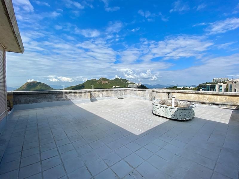 photo 2 — Vivian Court, The Peak