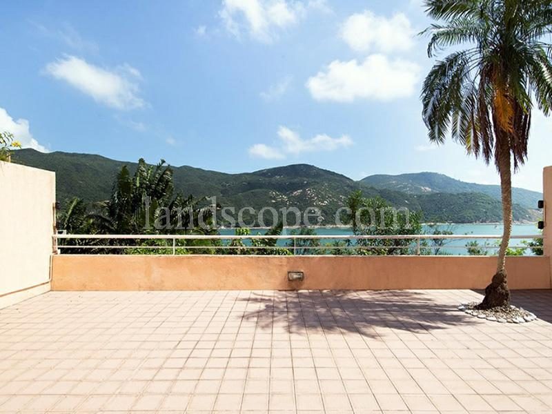 photo 2 — The Redhill Peninsula , Tai Tam