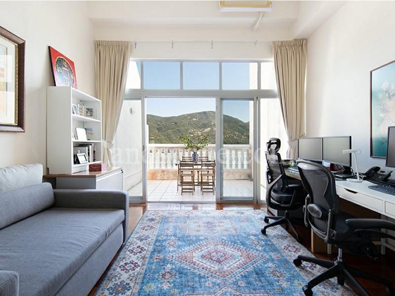 photo 5 — The Redhill Peninsula , Tai Tam