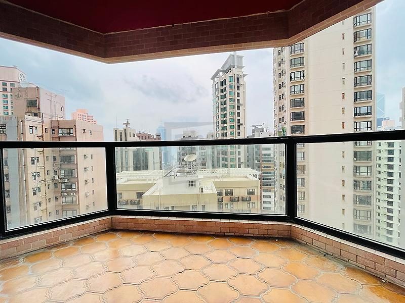 photo 2 — Estoril Court, Midlevels Central
