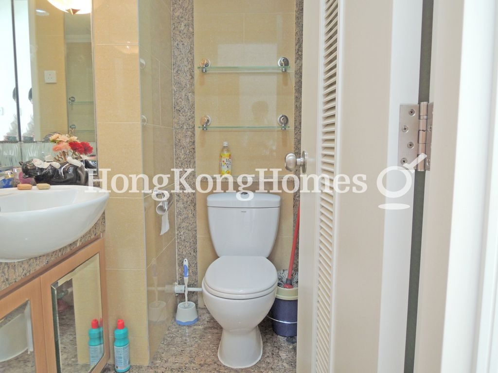 Guest Bathroom — Hampton Place - Tower 03, Tai Kok Tsui