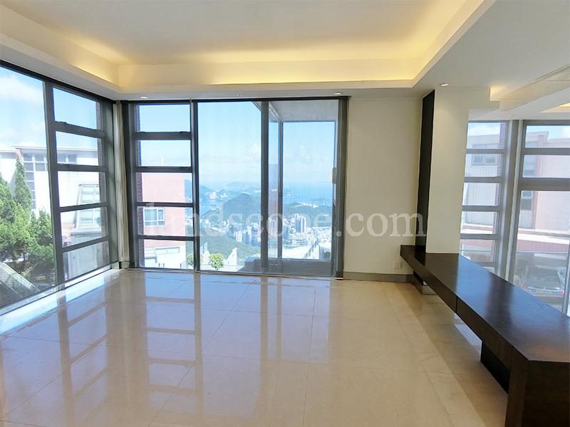 photo 4 — Sunshine Villa, The Peak