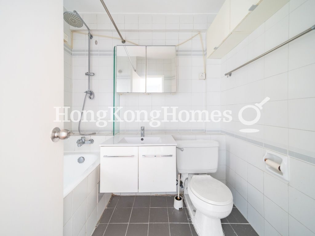 Guest Bathroom — Euston Court - Block 01, Mid-levels West