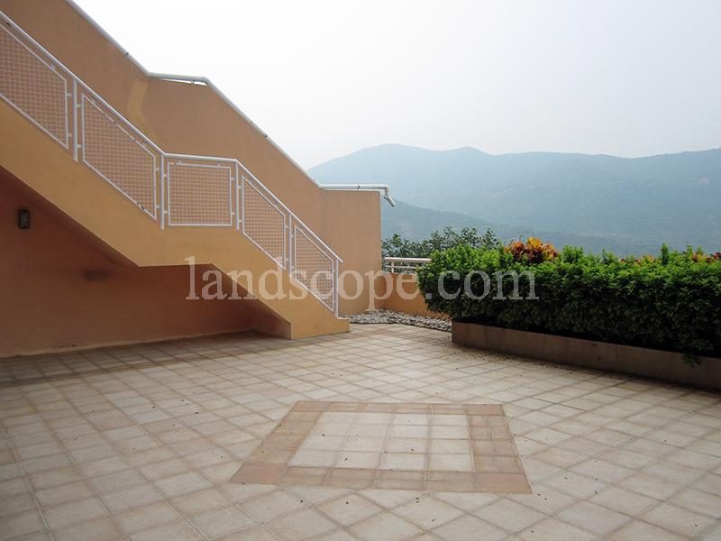 photo 3 — The Redhill Peninsula , Tai Tam