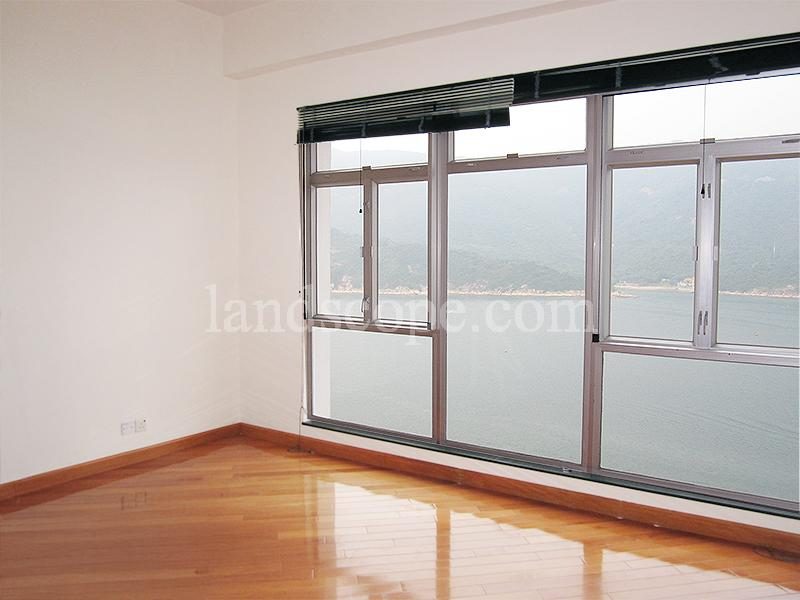 photo 9 — The Redhill Peninsula , Tai Tam
