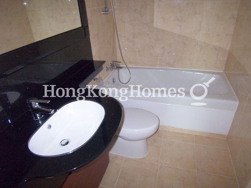 Master Bathroom — Phase13 - Chianti - Block 02 - The Barion, Discovery Bay
