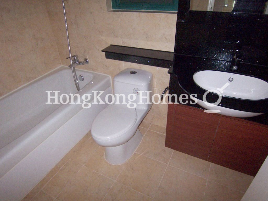 Guest Bathroom — Phase13 - Chianti - Block 02 - The Barion, Discovery Bay