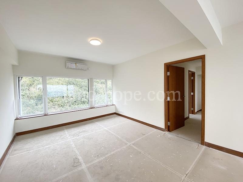 photo 2 — Mountain Lodge, The Peak