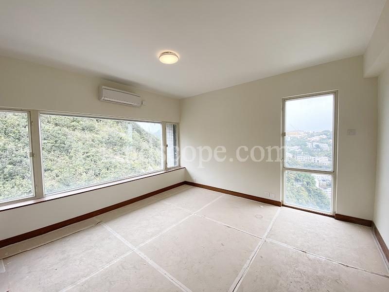 photo 6 — Mountain Lodge, The Peak