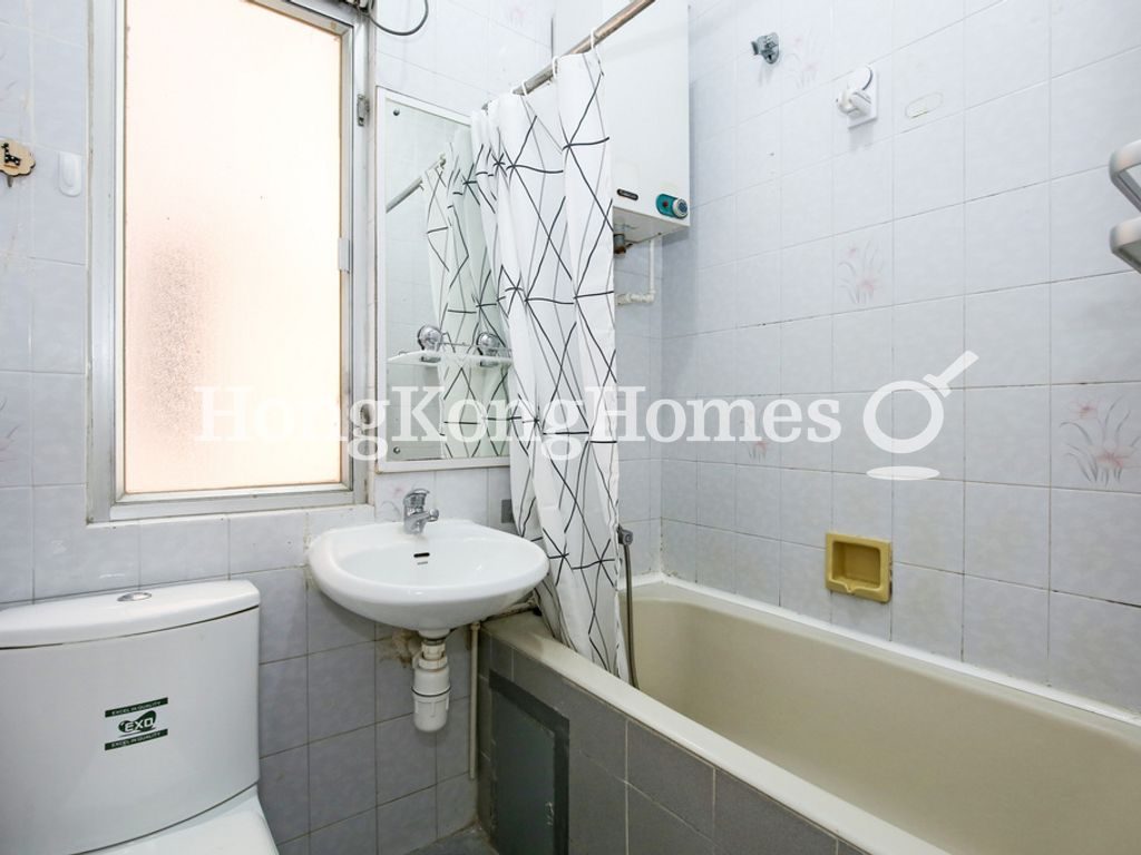 Bathroom — Lok Sing Centre - Block B, Causeway Bay