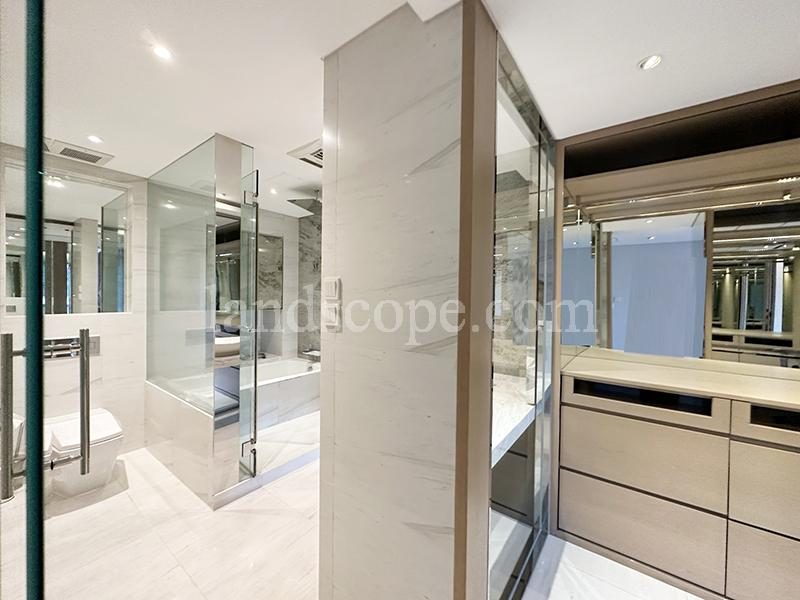 photo 6 — Guildford Court, The Peak