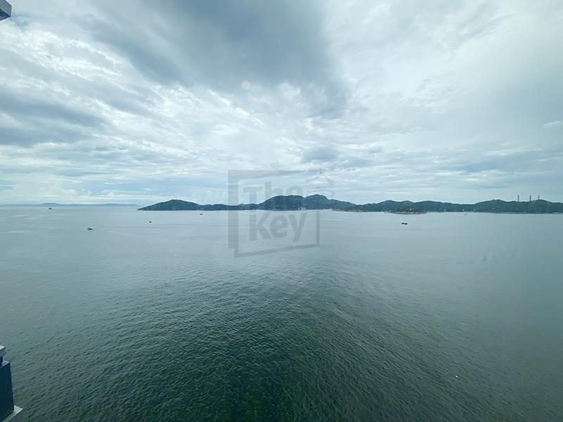 photo 2 — The Corniche, Aberdeen / Ap Lei Chau