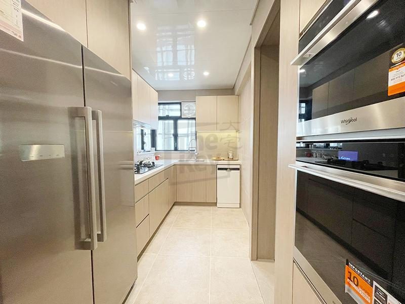 photo 11 — Elegant Terrace, Midlevels West