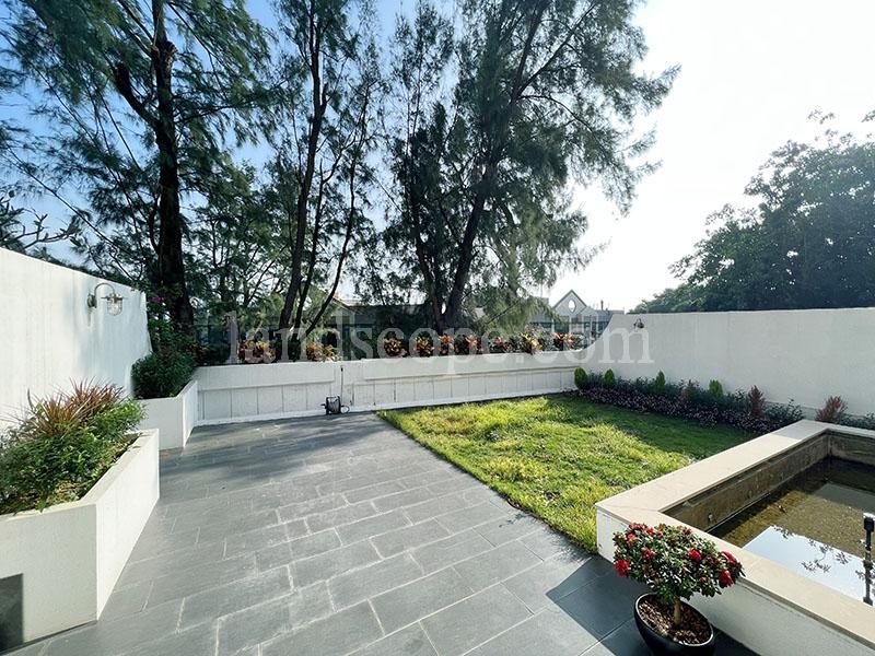 photo 3 — Grosse Pointe Villa, Stanley