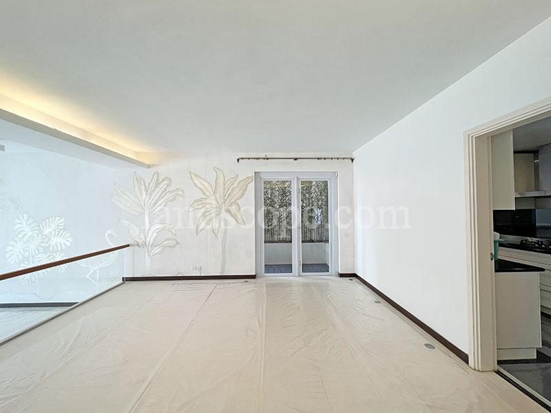 photo 6 — Grosse Pointe Villa, Stanley