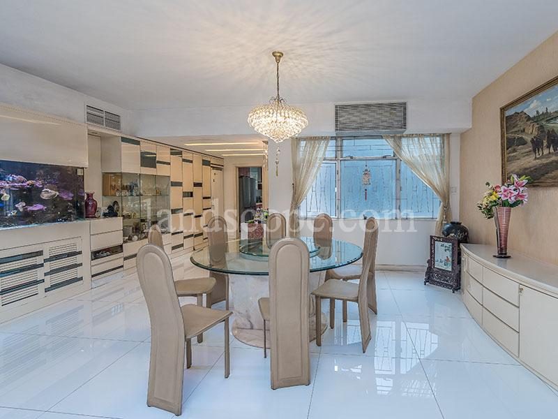 photo 6 — Villa Veneto, Midlevels West