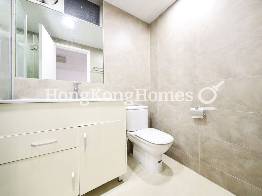 Bathroom — Po Ming Building, Causeway Bay