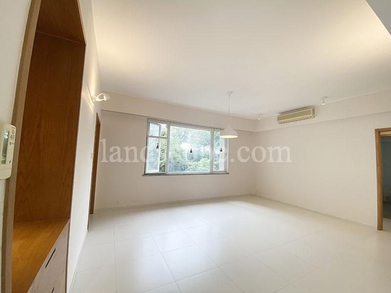 photo 3 — Bellevue Court, Midlevels East