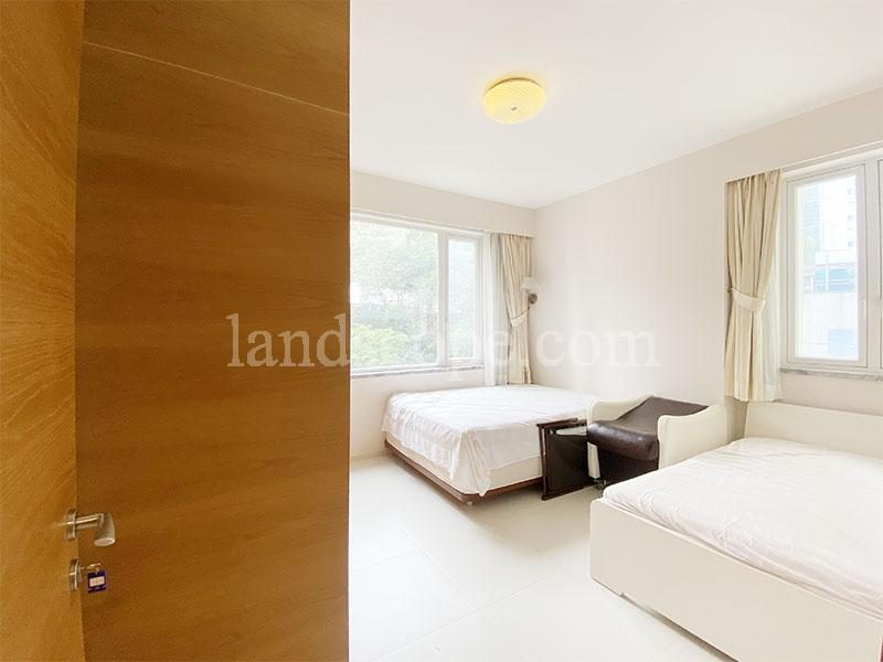 photo 8 — Bellevue Court, Midlevels East