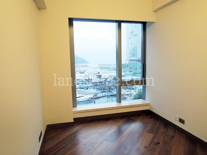 photo 7 — Marina South, Aberdeen / Ap Lei Chau
