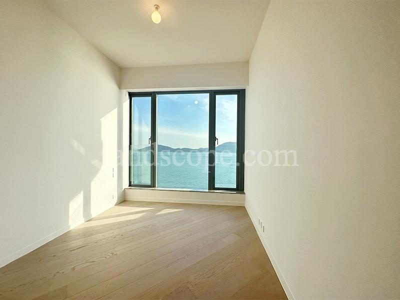 photo 4 — The Corniche, Aberdeen / Ap Lei Chau