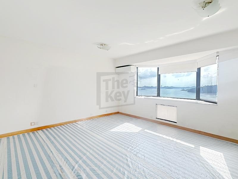 photo 4 — South Bay Towers, Repulse Bay