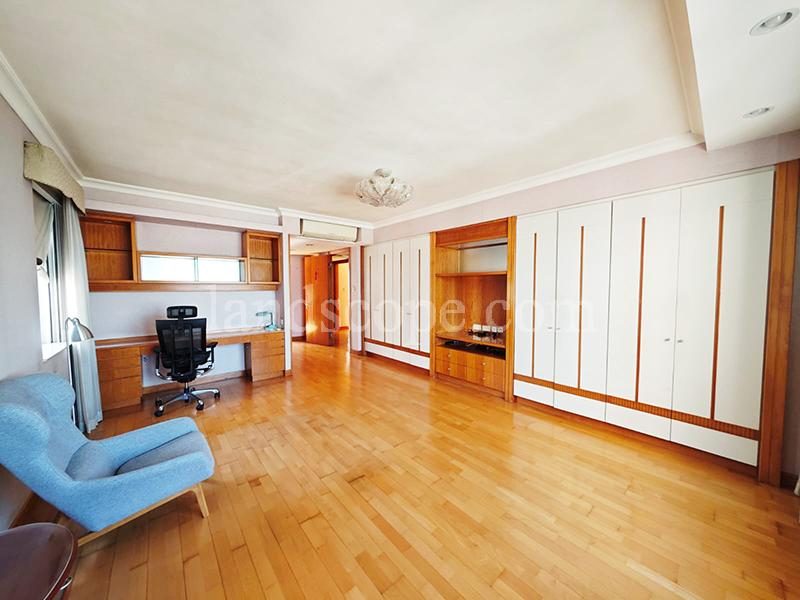 photo 8 — Piccadilly Mansion, Midlevels West