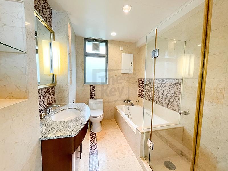 photo 4 — Villas Sorrento, Pokfulam