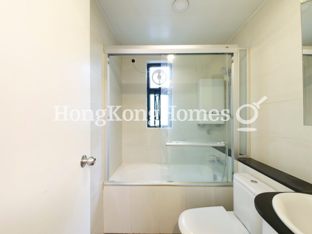 Guest Bathroom — Cimbria Court, Mid-levels West