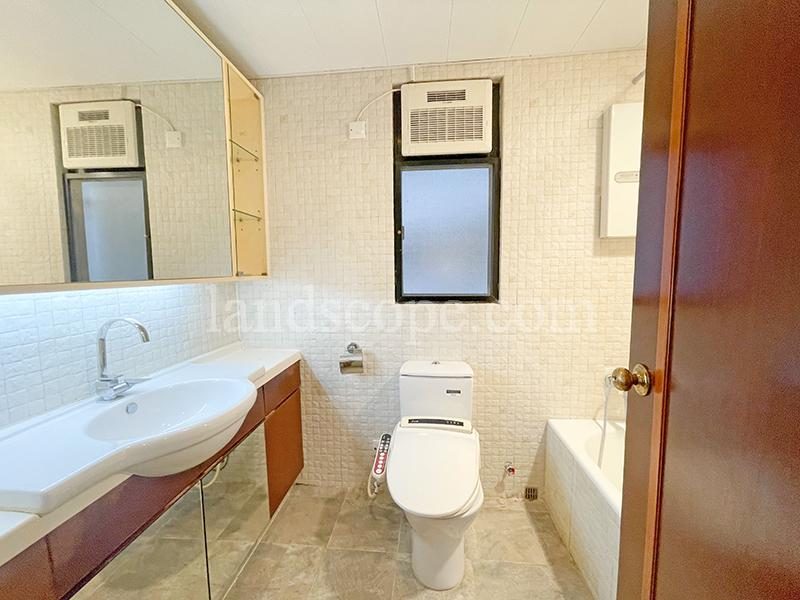 photo 5 — Clovelly Court, Midlevels Central