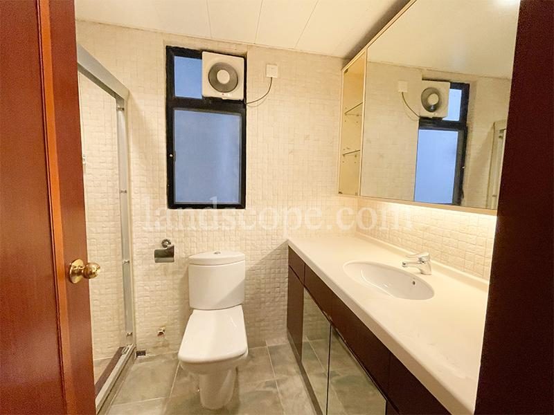 photo 8 — Clovelly Court, Midlevels Central
