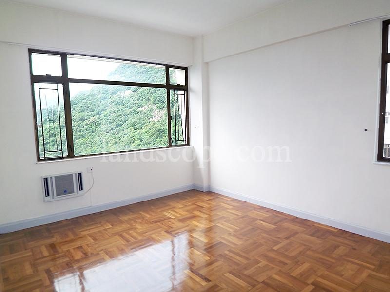 photo 5 — Ridge Court, Repulse Bay