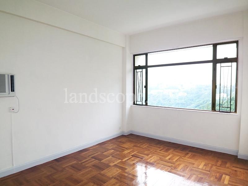 photo 6 — Ridge Court, Repulse Bay
