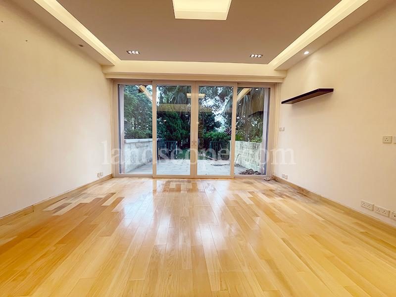 photo 4 — Stanley Court, Stanley