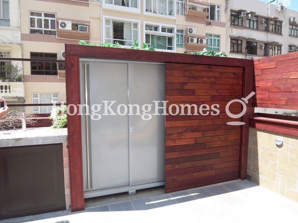 Washroom on Roof Terrace — Fung Fai Terrace, 7, Happy Valley