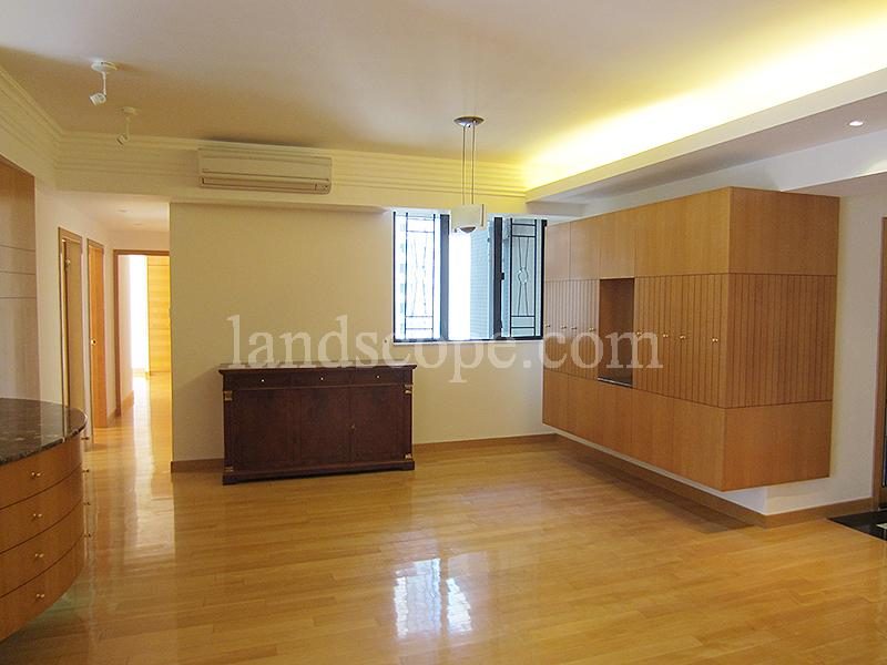 photo 2 — Clovelly Court, Midlevels Central