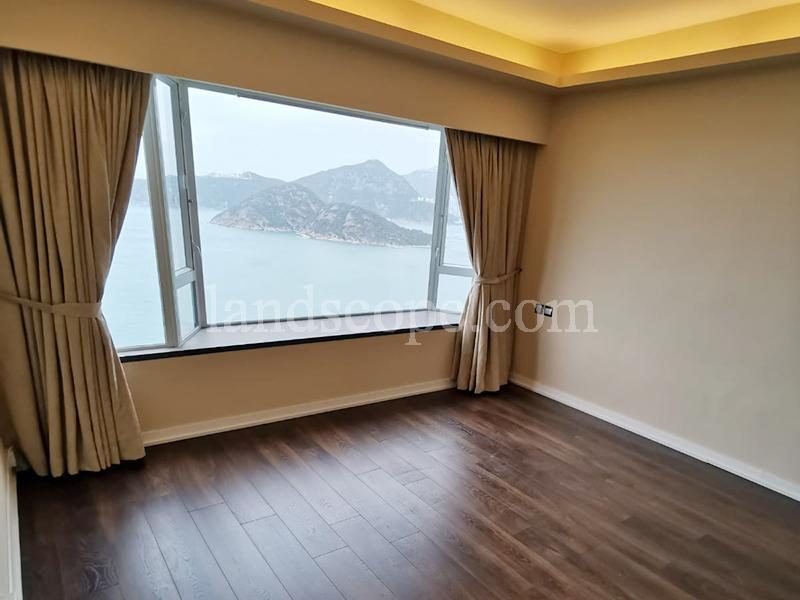 photo 4 — Ruby Court, Repulse Bay